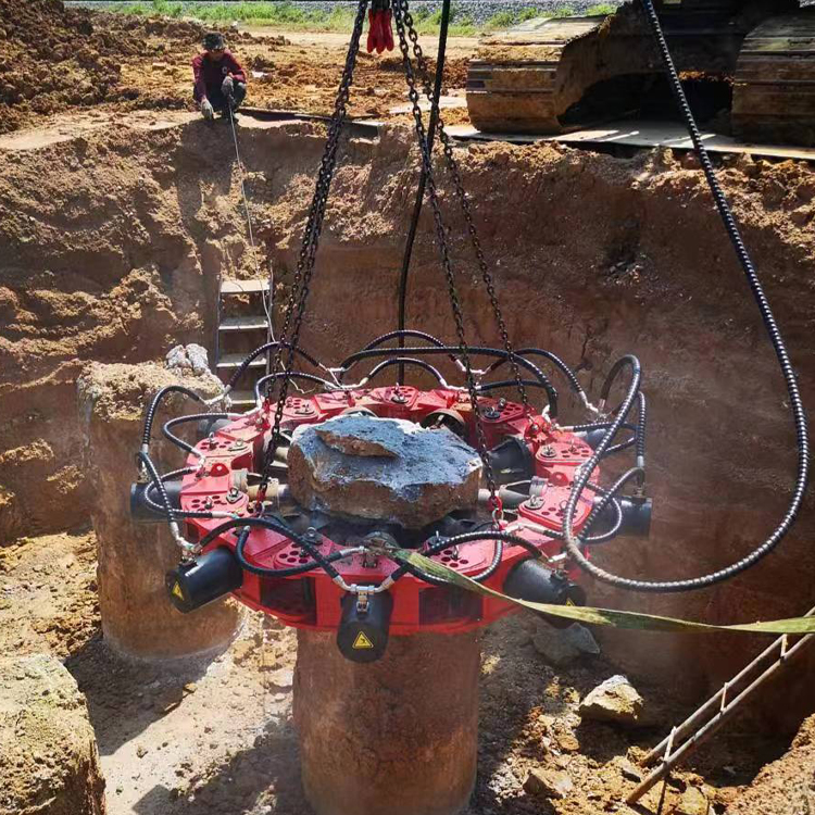 RAY-Pile-breaker