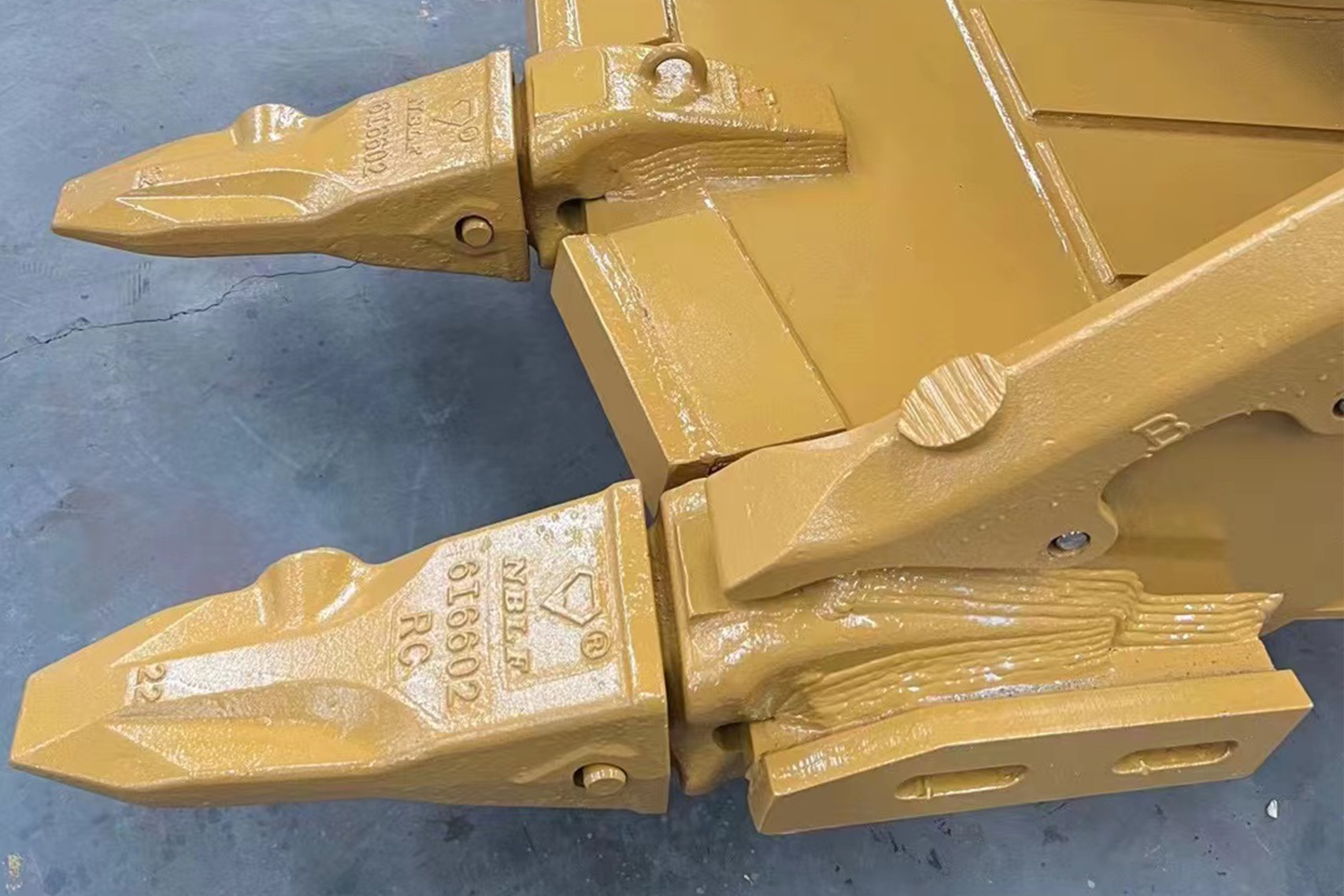 Excavator bucket