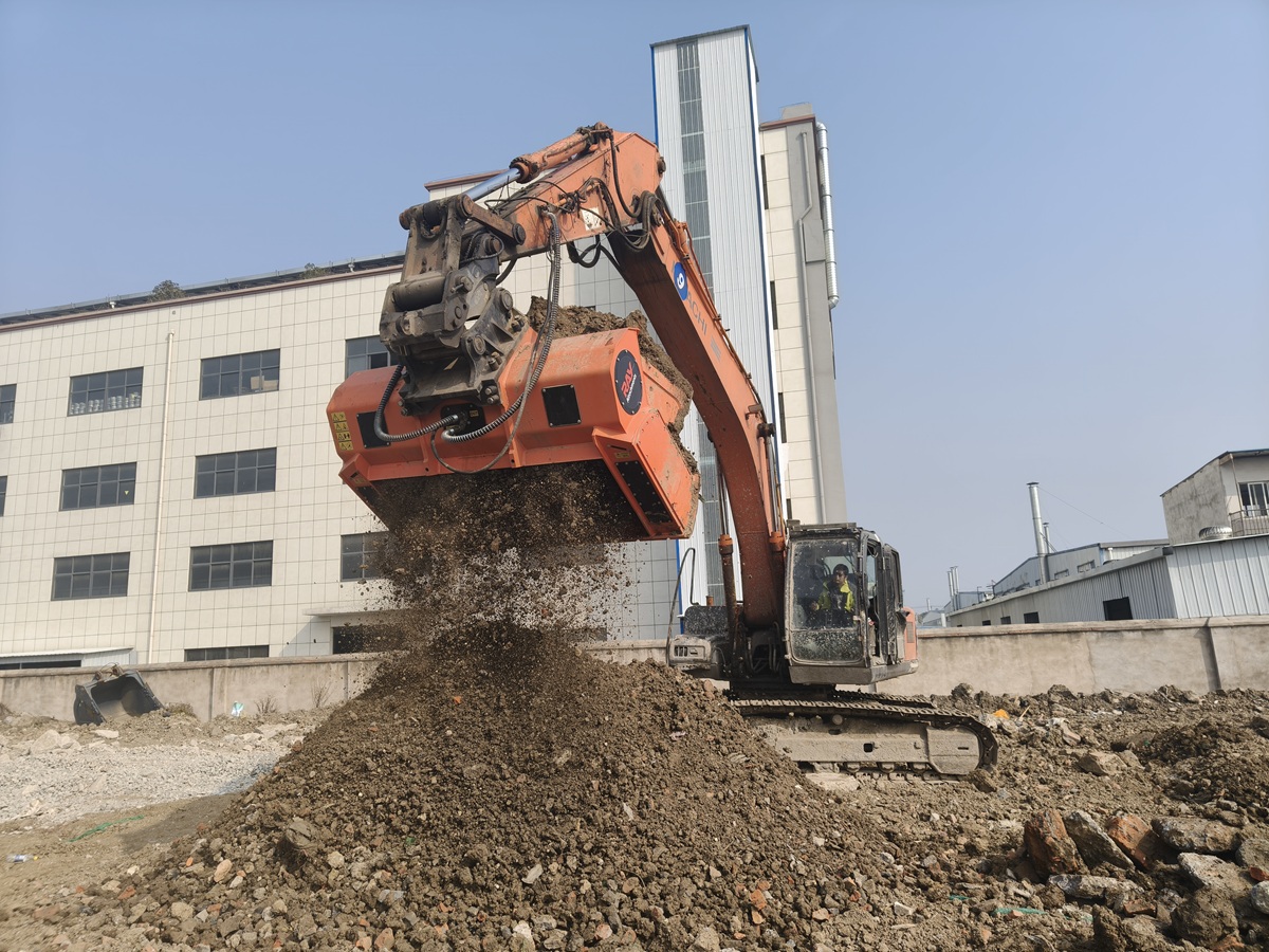 Screening Crusher Buckets: A Game-Changer for On-Site Material Processing​