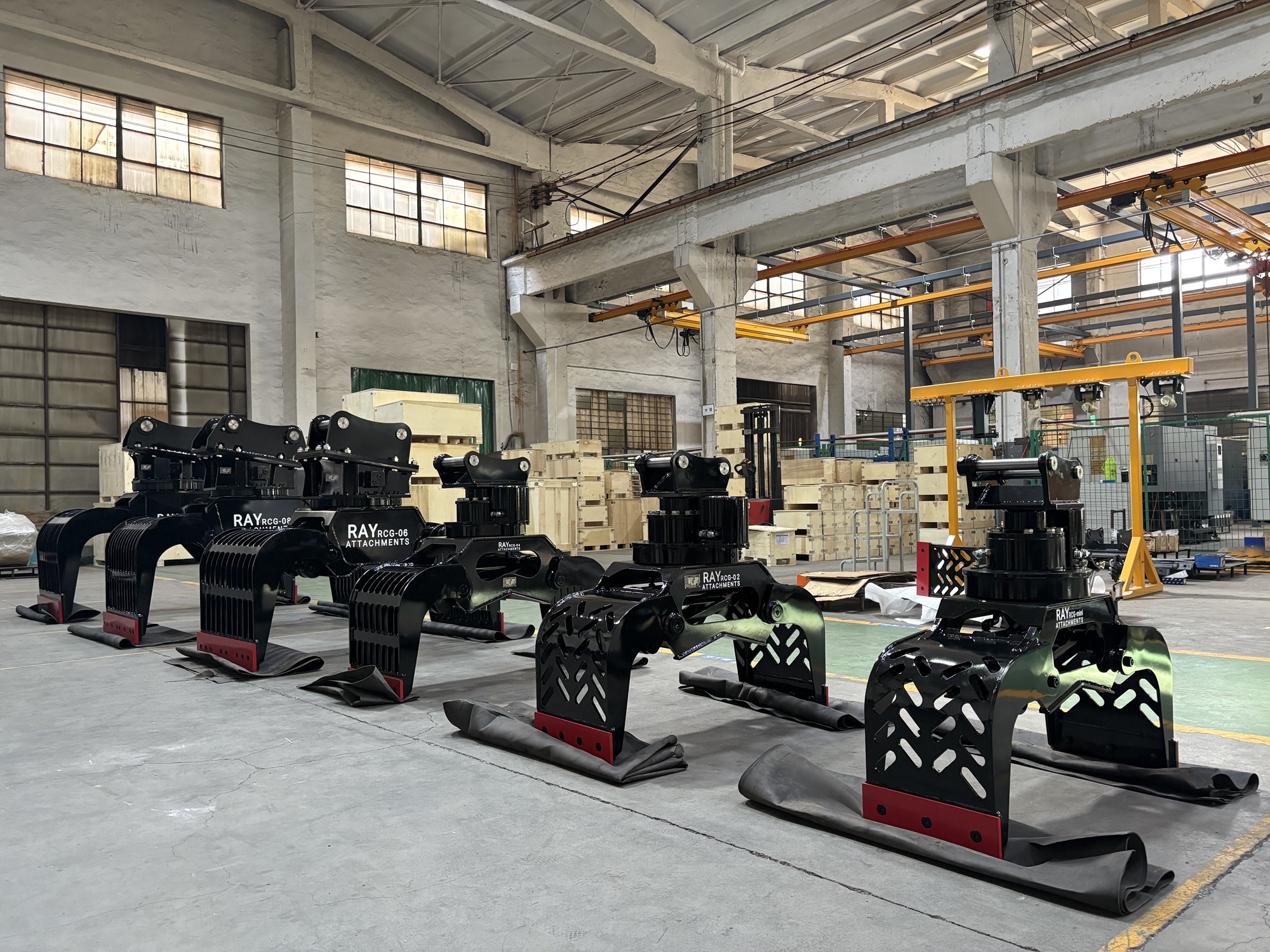 Demolition Grapple Delivers 5-in-1 Performance for Excavators