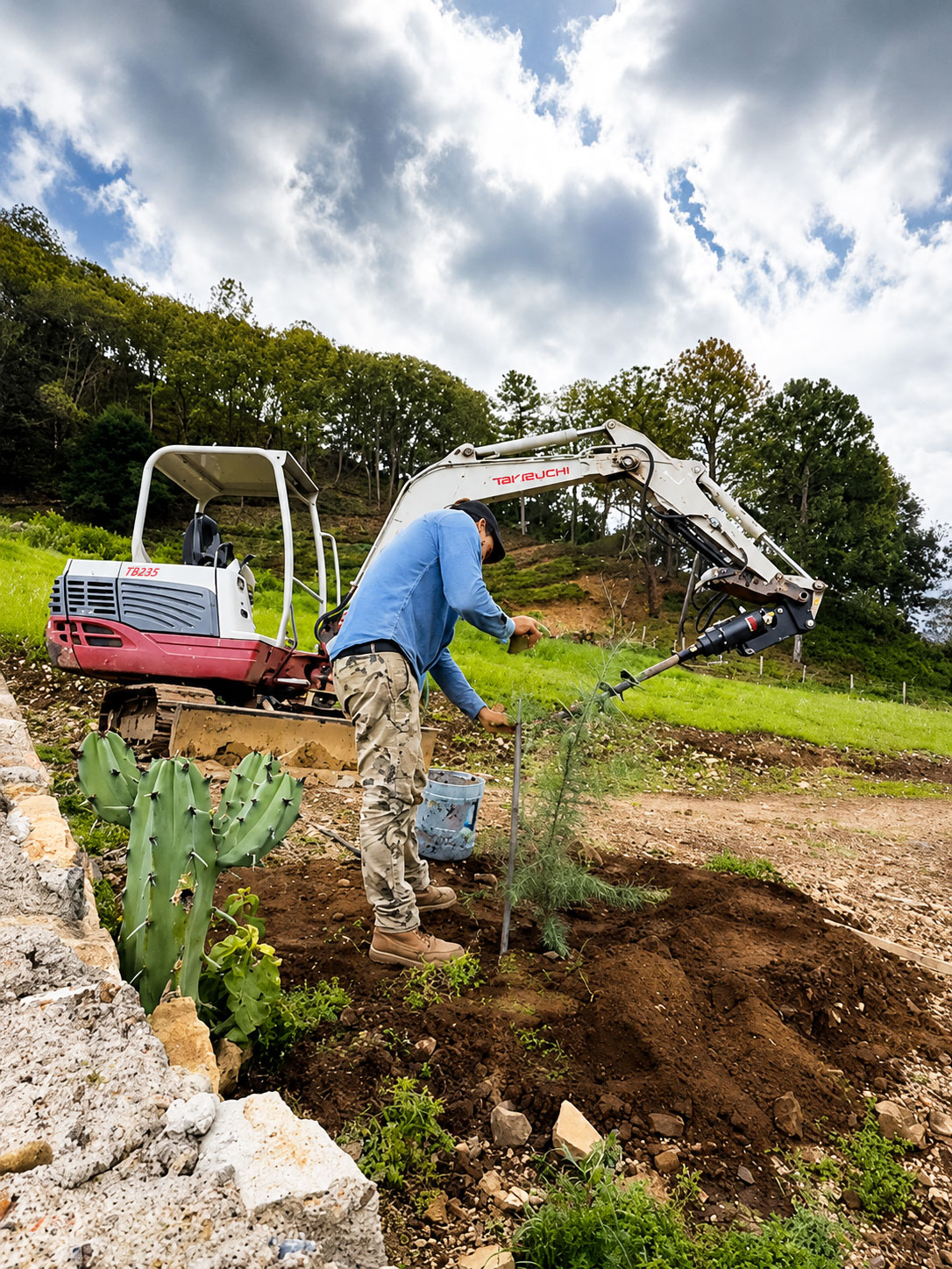 Takeuchi TB235 with auger-2