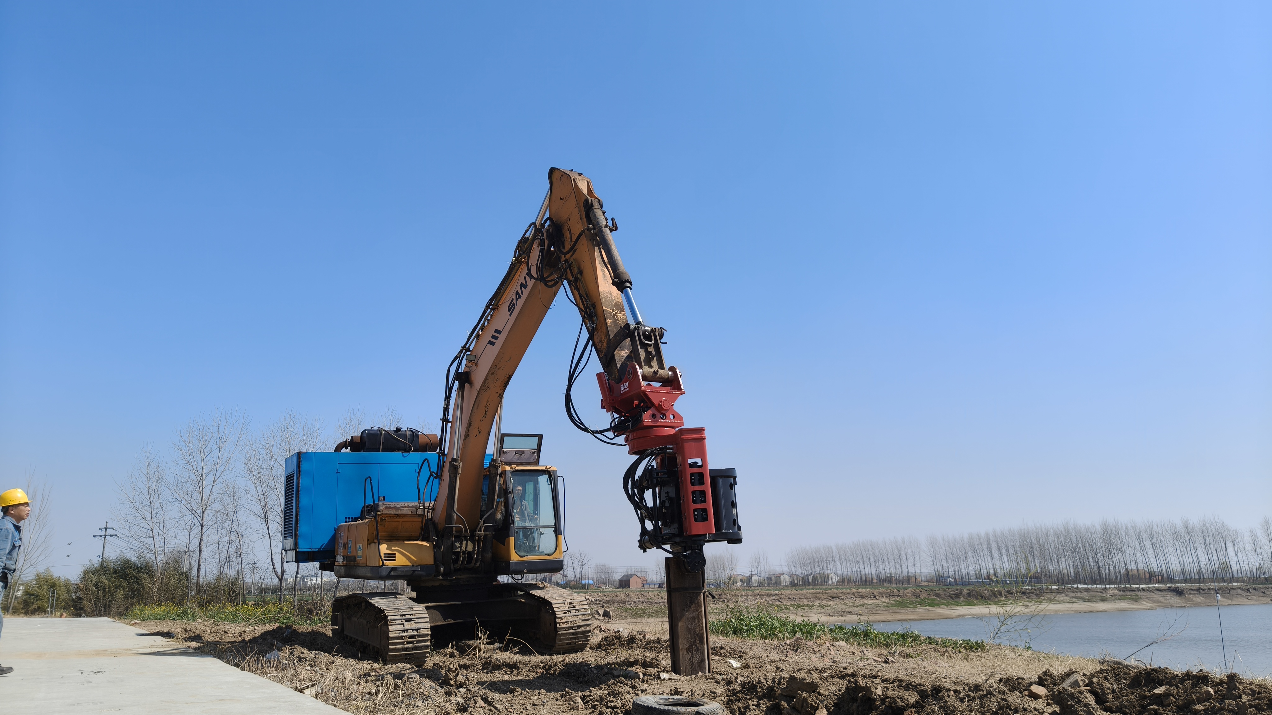 Side Grip Pile Drivers