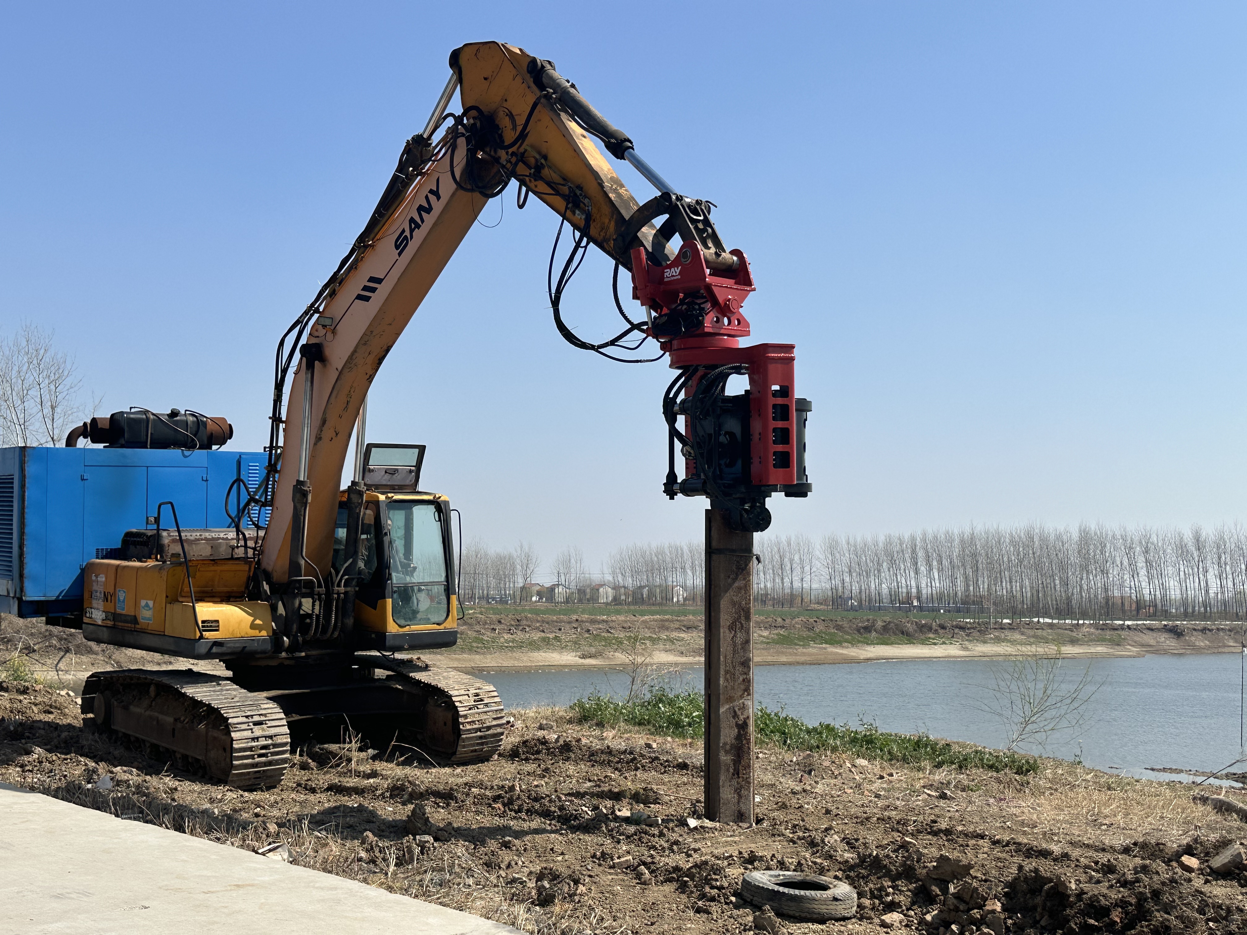 Revolutionizing Foundation Engineering: The Definitive Guide to Side Grip Pile Drivers for Heavy Machinery