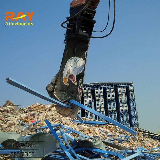 fully rotating scrap shear for demolition of steel structures