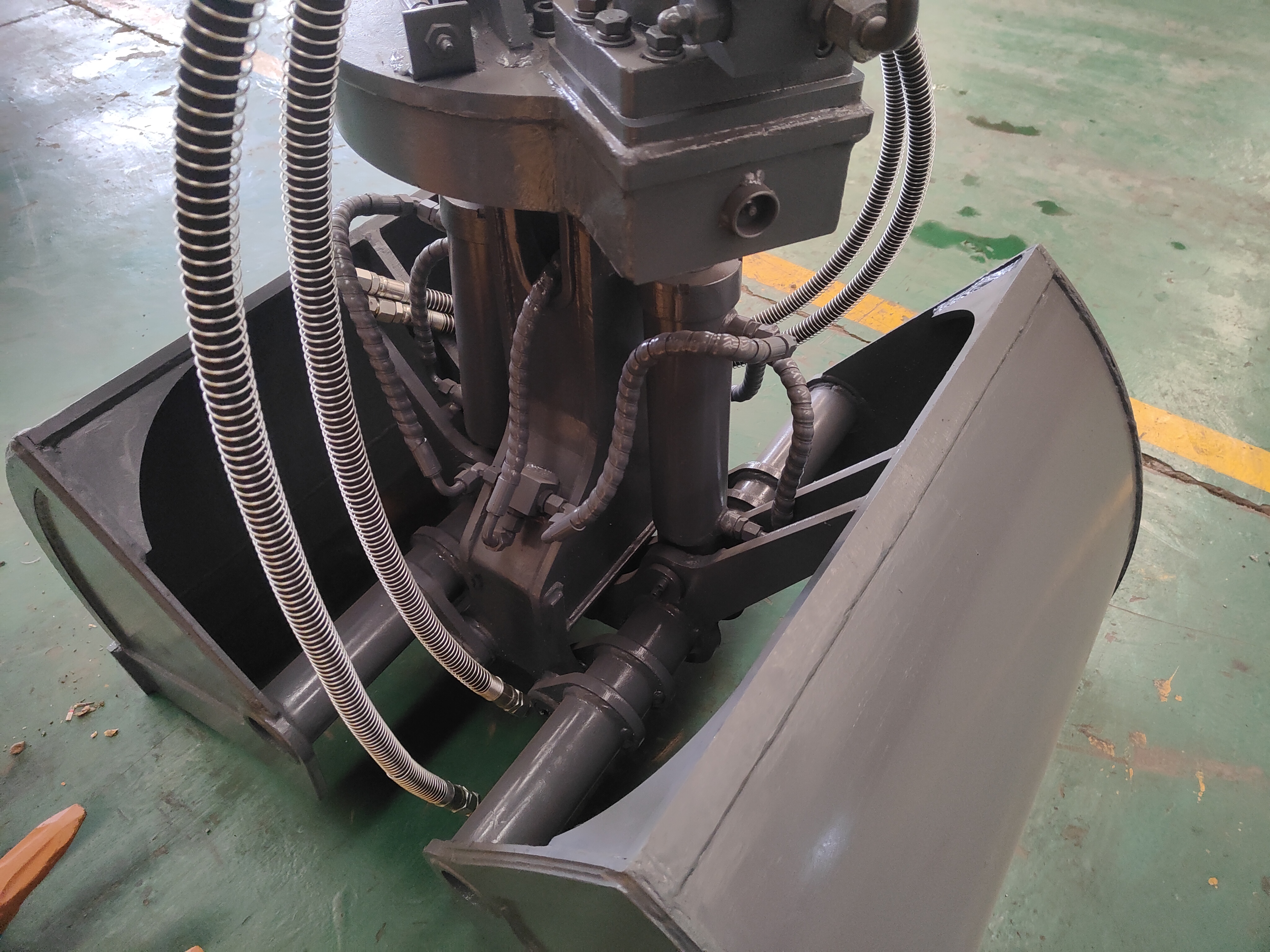 Clamshell Grab Bucket 