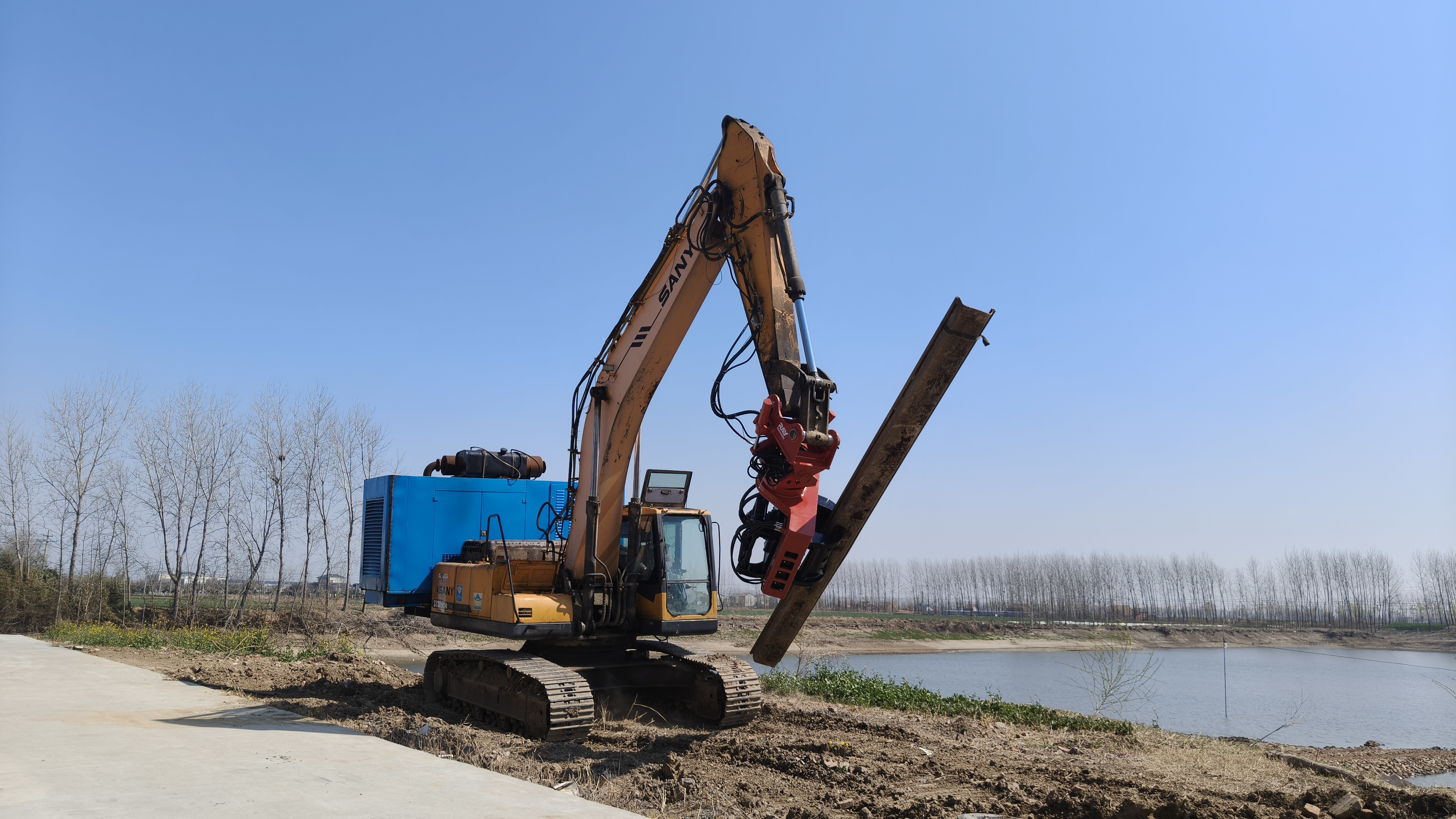 Side Grip Pile Drivers