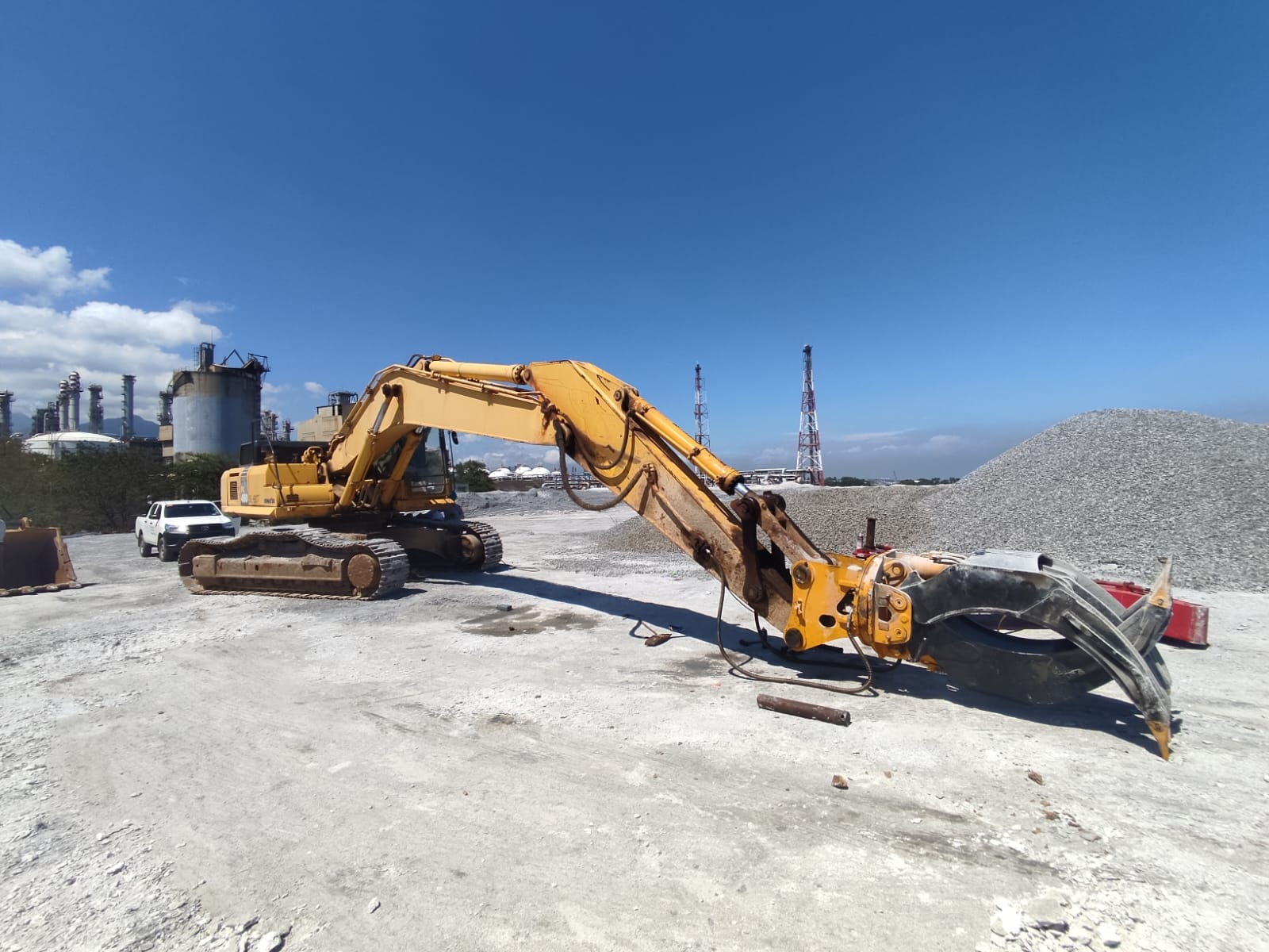 Hydraulic Grapple: Precision-Engineered Attachment for Heavy-Duty Material Handling