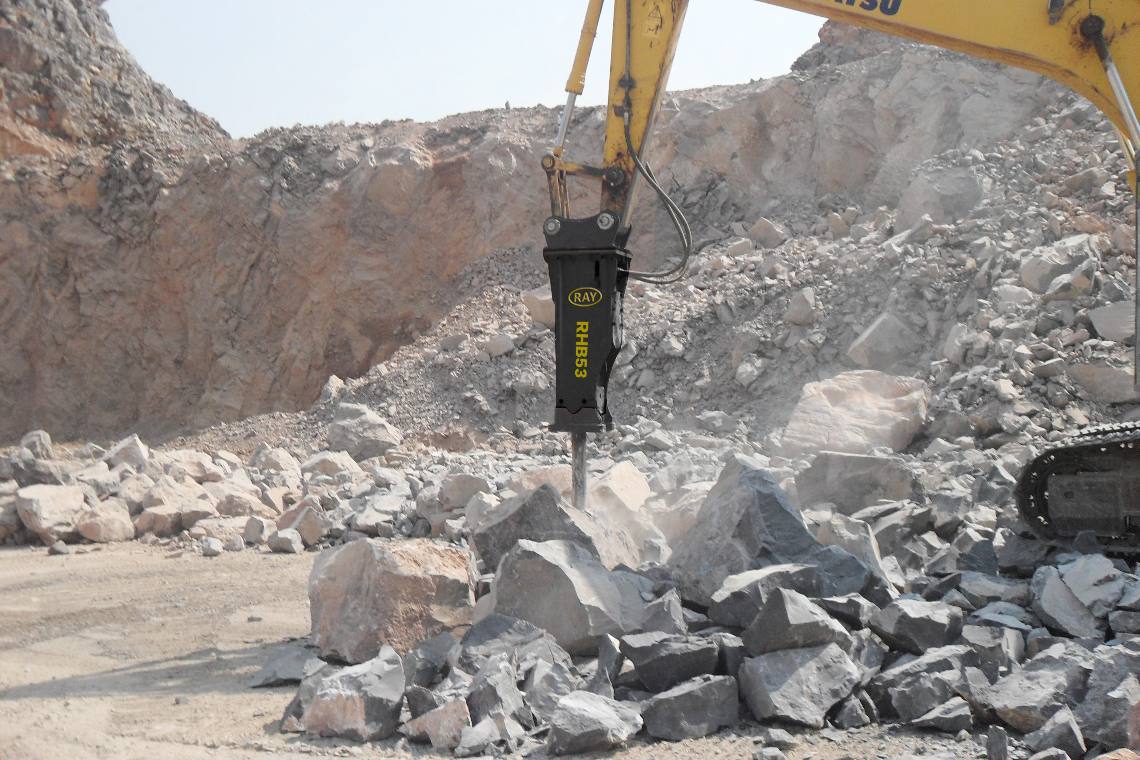 A Guide To Using Hydraulic Breakers on Rocks of Different Hardness Levels
